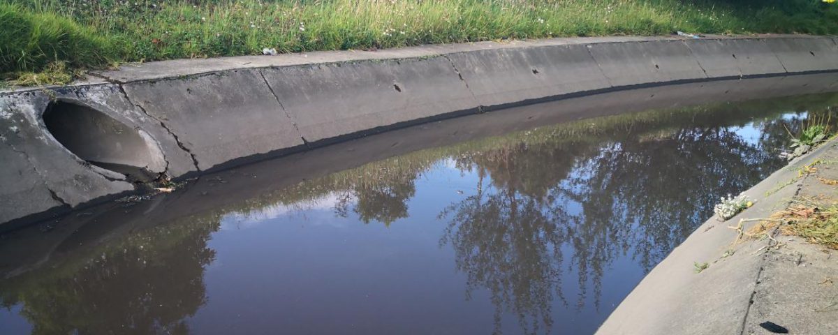 Presunta contaminación en el canal El Carmelo. Secretaría de Ambiente