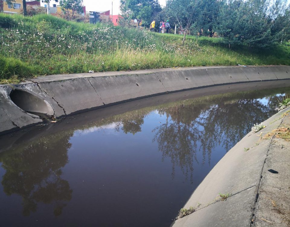 Presunta contaminación en el canal El Carmelo. Secretaría de Ambiente